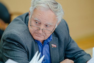 Заседание областного парламента будет проводиться не реже одного раза в три месяца